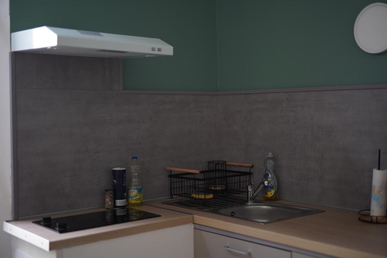 Logement Cosy Avec Stationnement Gratuit Троа Екстериор снимка